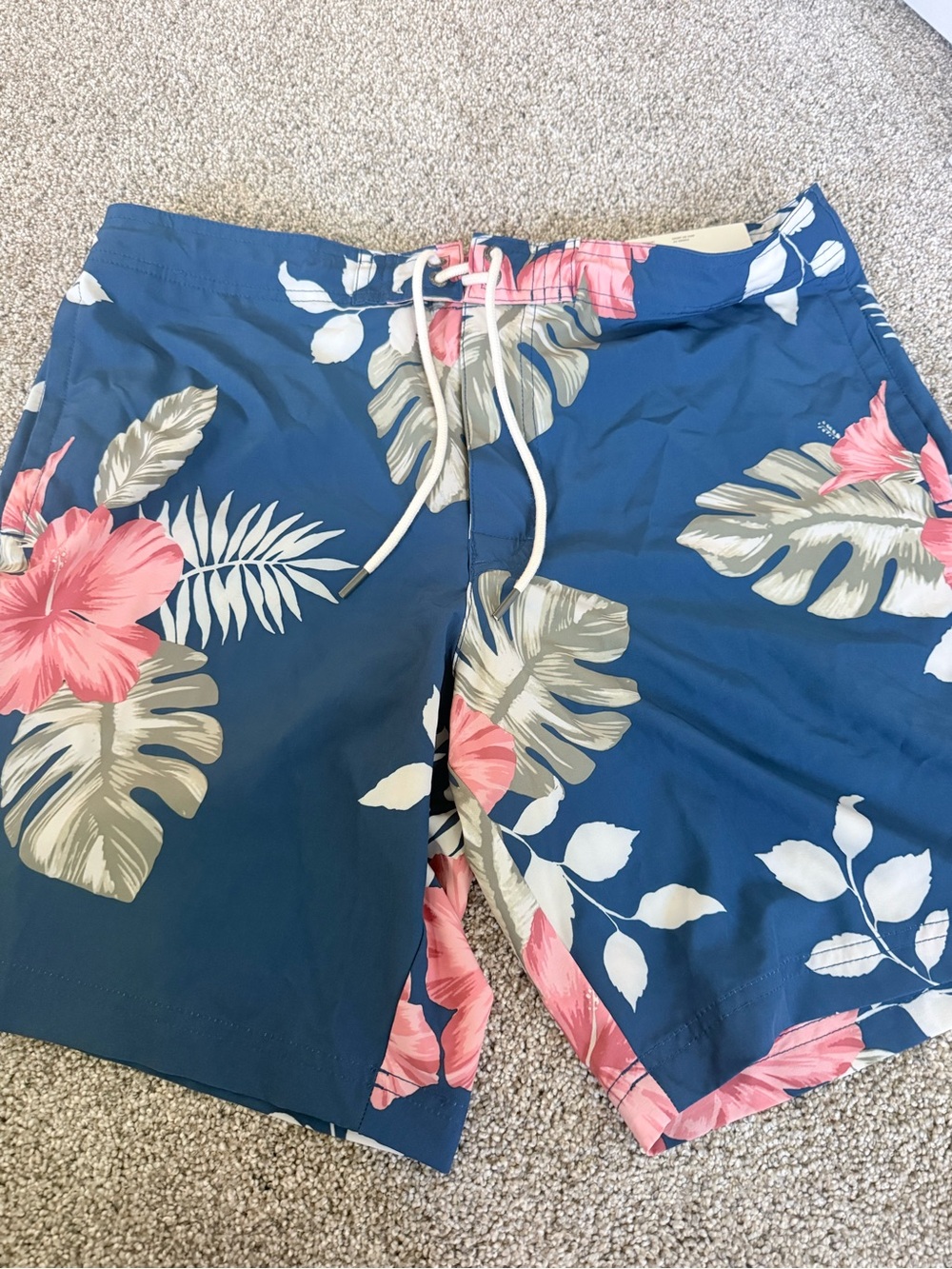 American Eagle Outfitters men’s board shorts. BRAND NEW WITH TAGS!